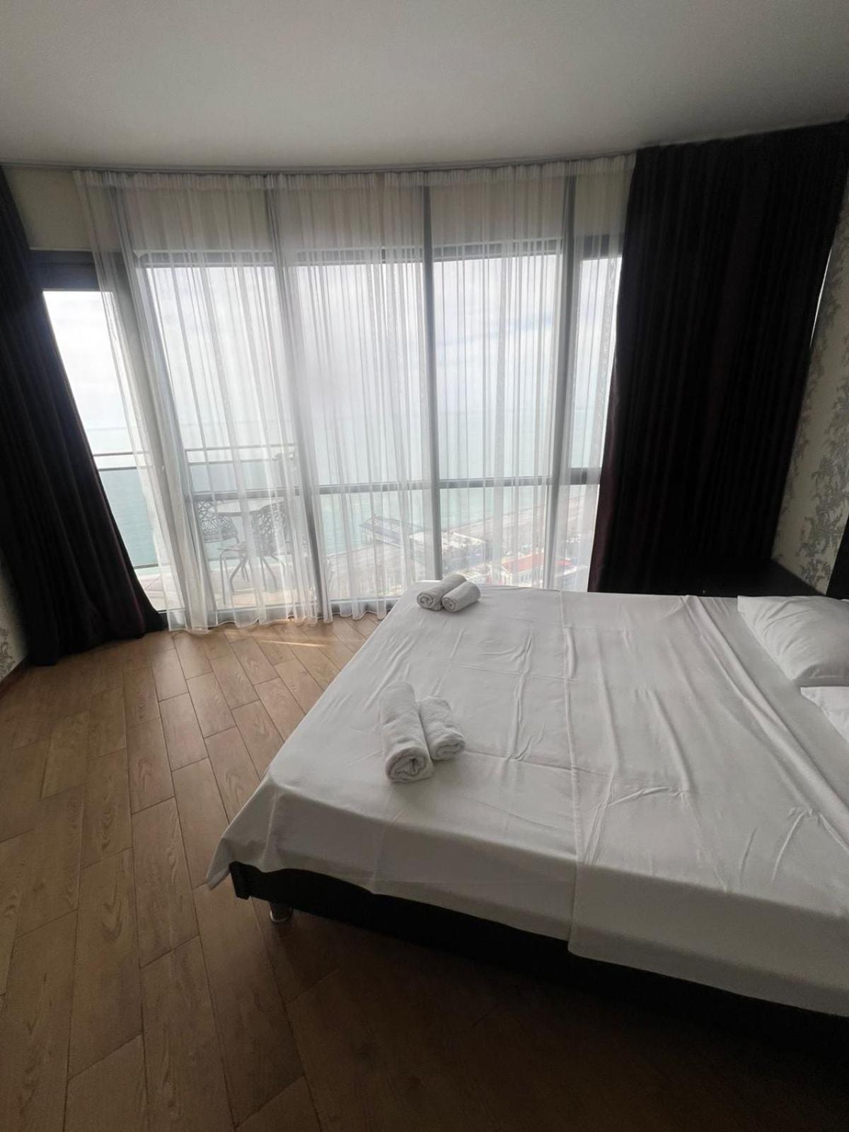 Seaview Panoramic Apartments Orbi Sea Towers Batumi Eksteriør billede